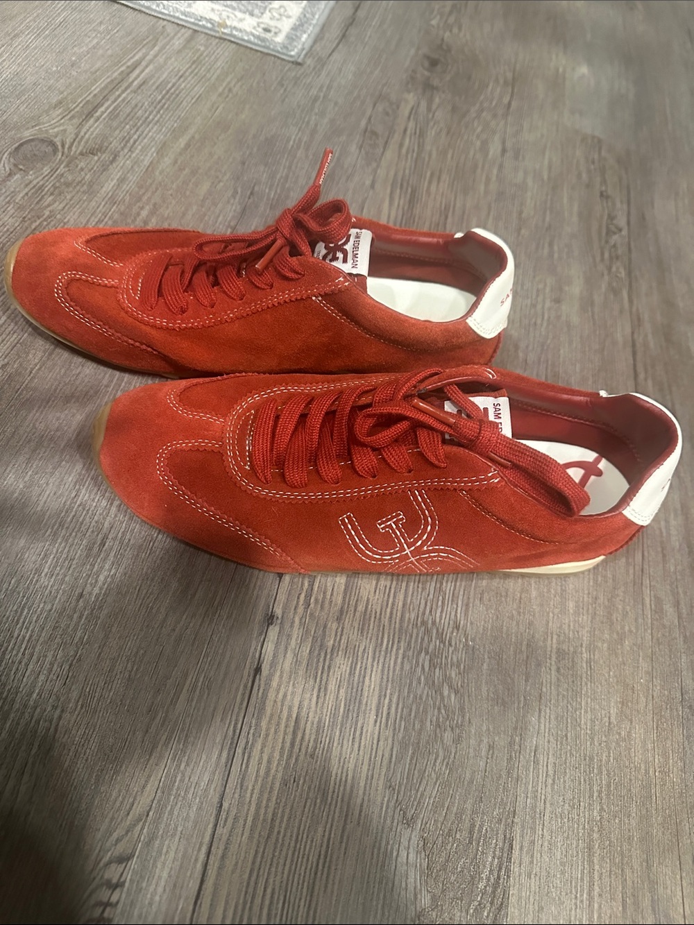 Sam Edelman women’s Suede Sneakers - Picture 3 of 6